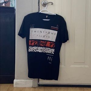 Twenty one pilots tee